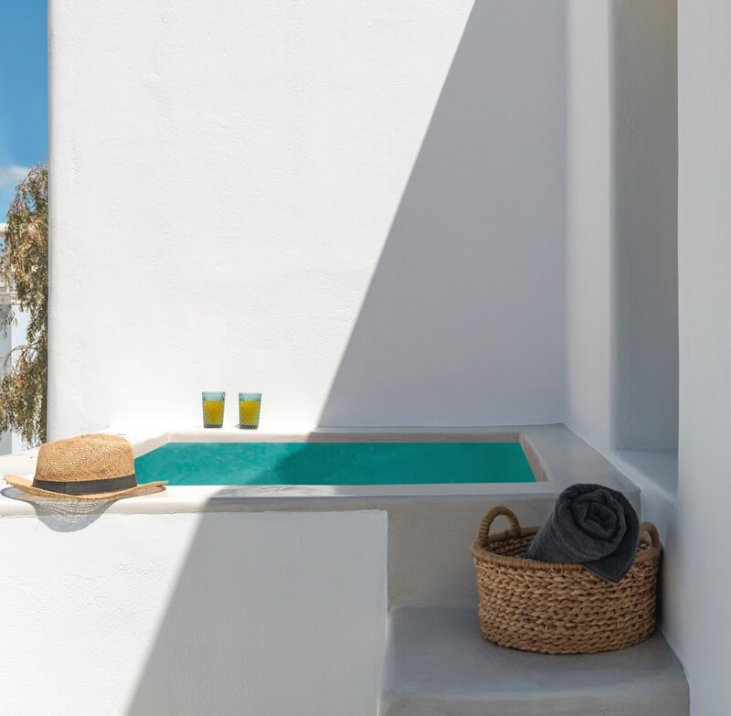 suite with balcony