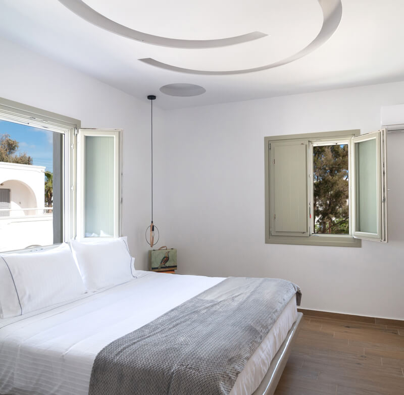 suite with balcony