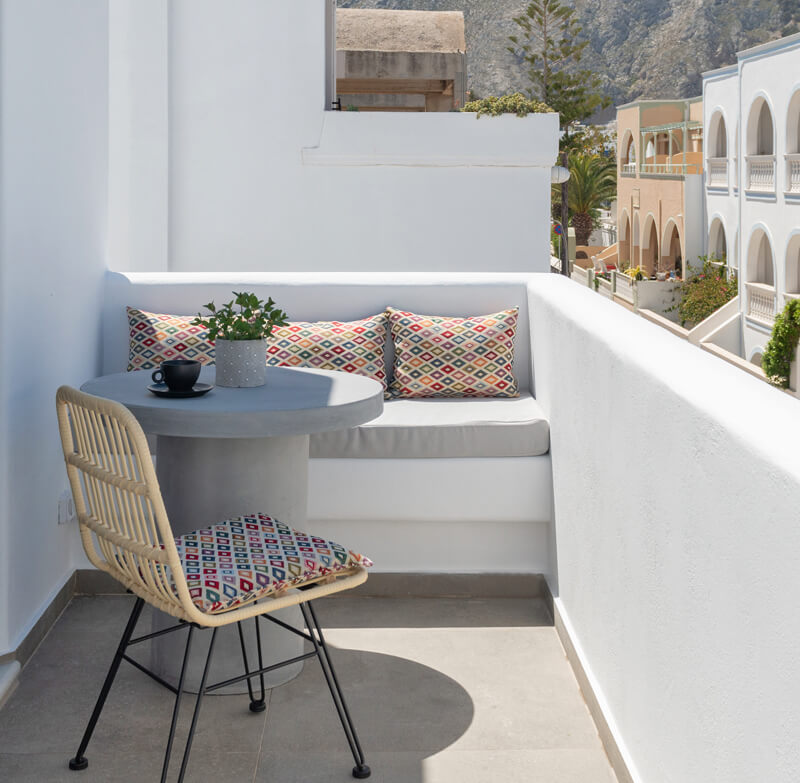 suite with balcony